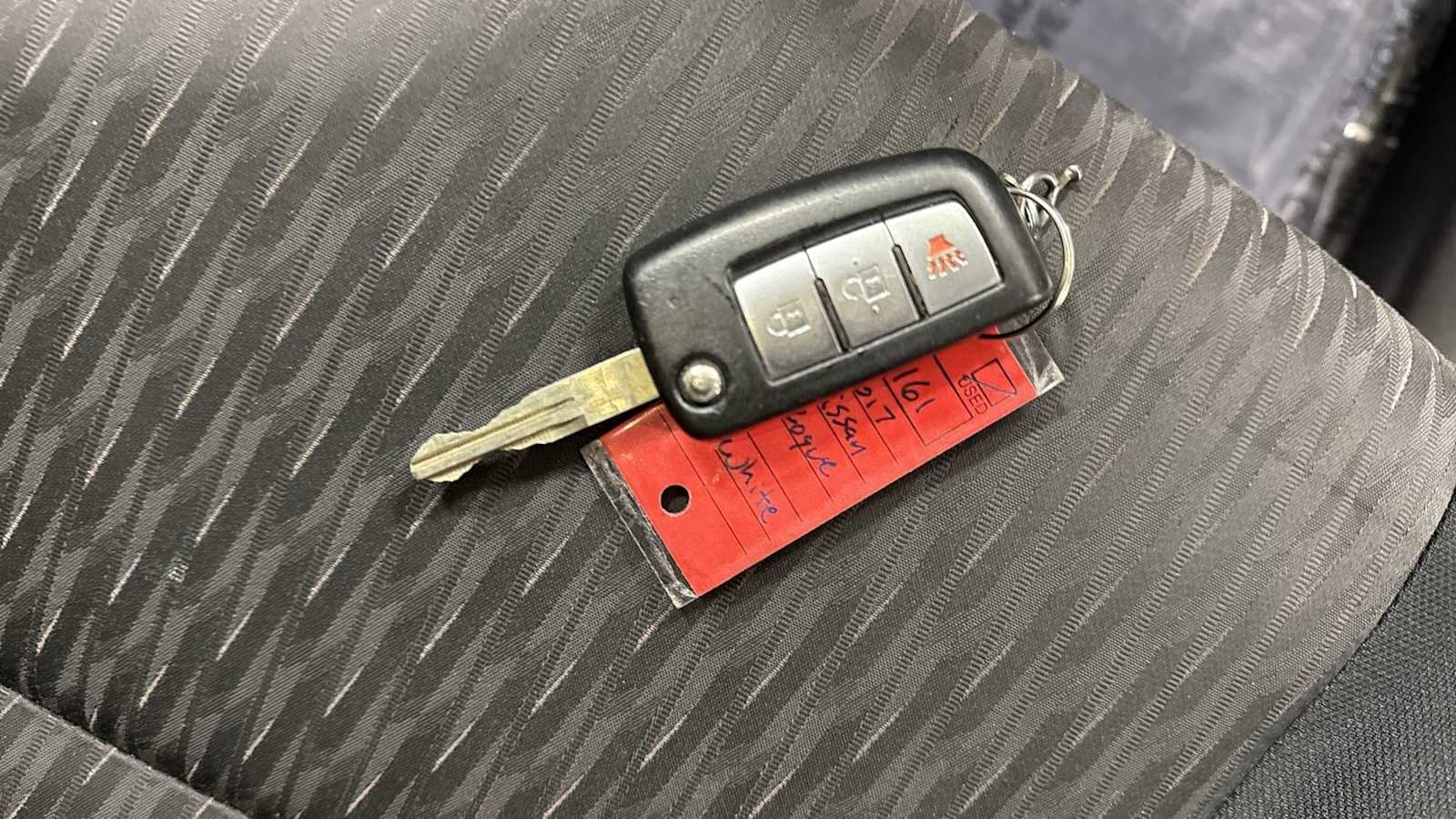 Thumbnail: 2017 Nissan Rogue - 30