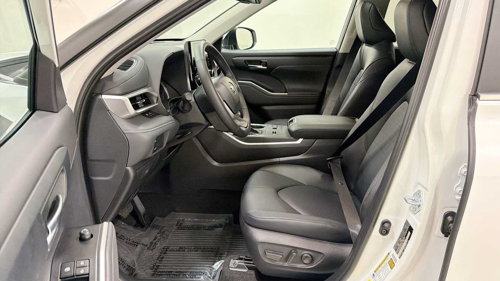 Thumbnail: 2026 Toyota Highlander - 13