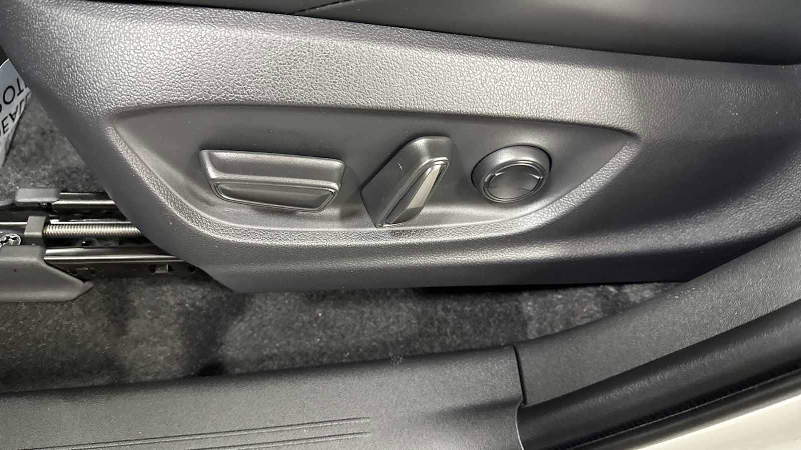 Thumbnail: 2026 Toyota bZ - 14