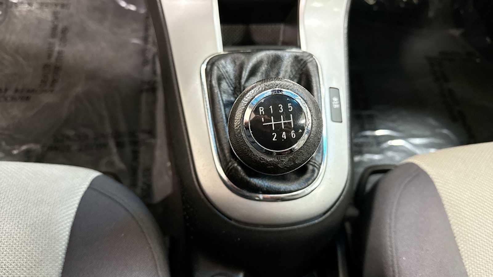 Thumbnail: 2012 Chevrolet Cruze - 20