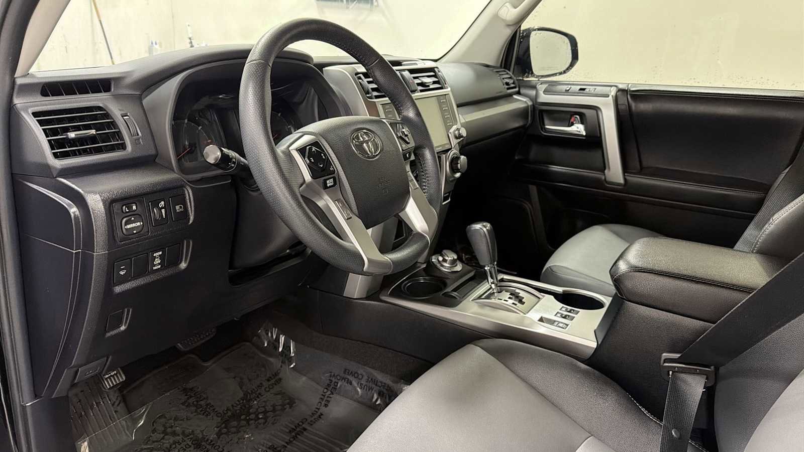 Thumbnail: 2020 Toyota 4Runner - 12