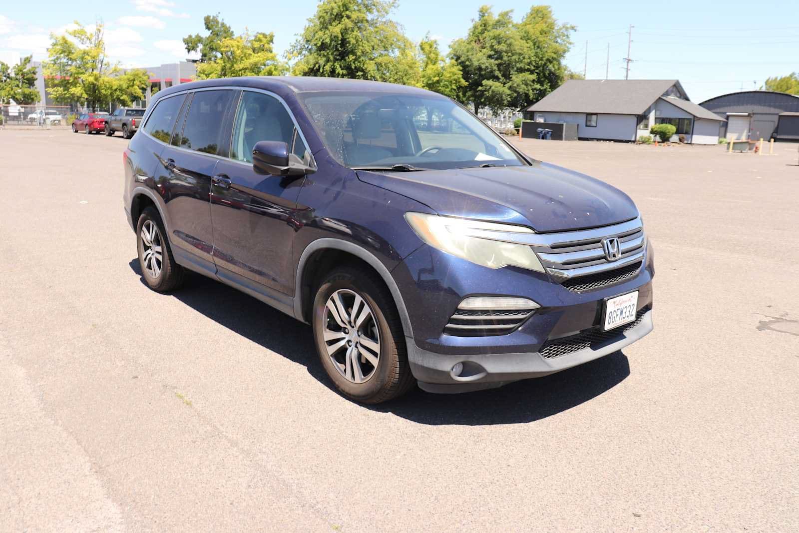 Thumbnail: 2018 Honda Pilot - 3