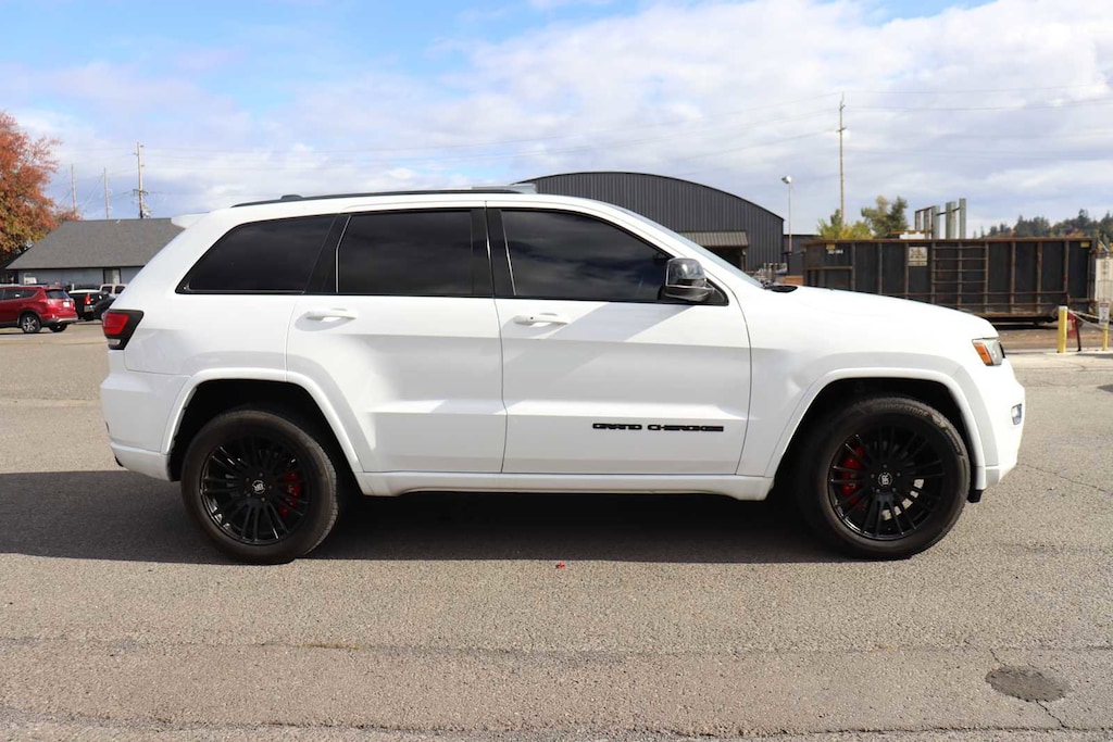 Used 2017 Jeep Grand Cherokee Laredo 4x4 SUV
