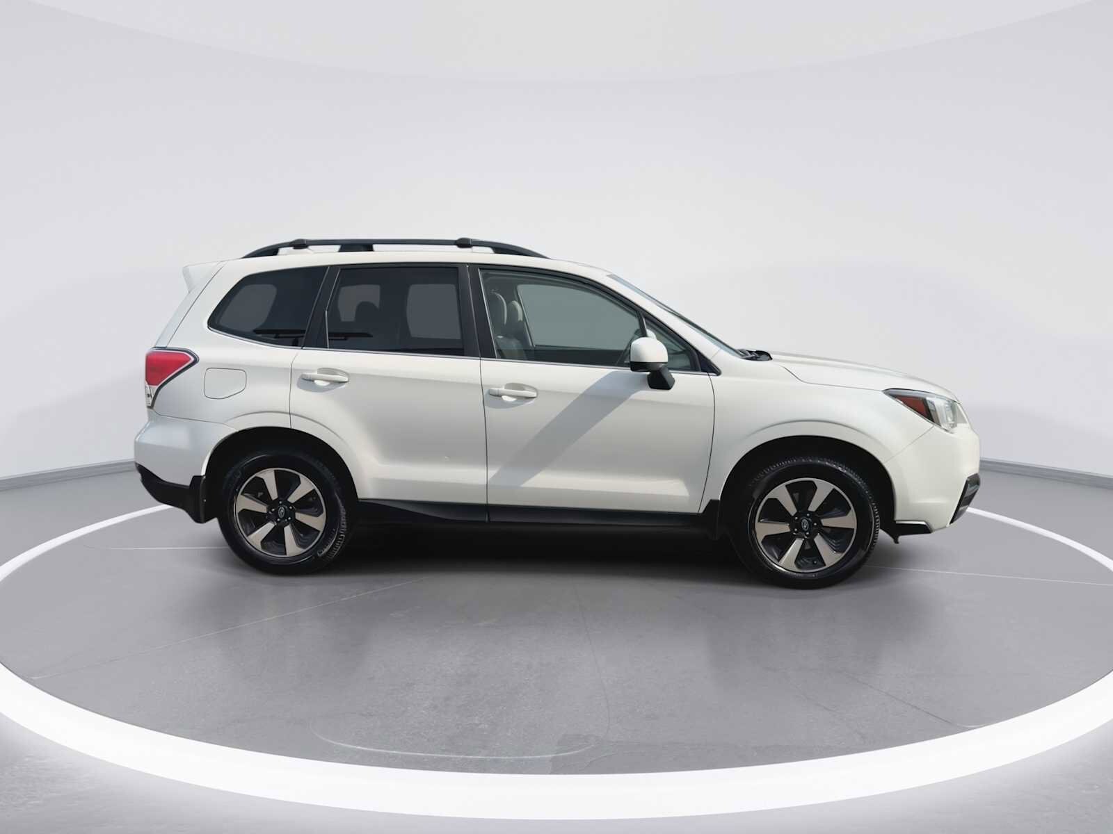 Thumbnail: 2017 Subaru Forester - 9