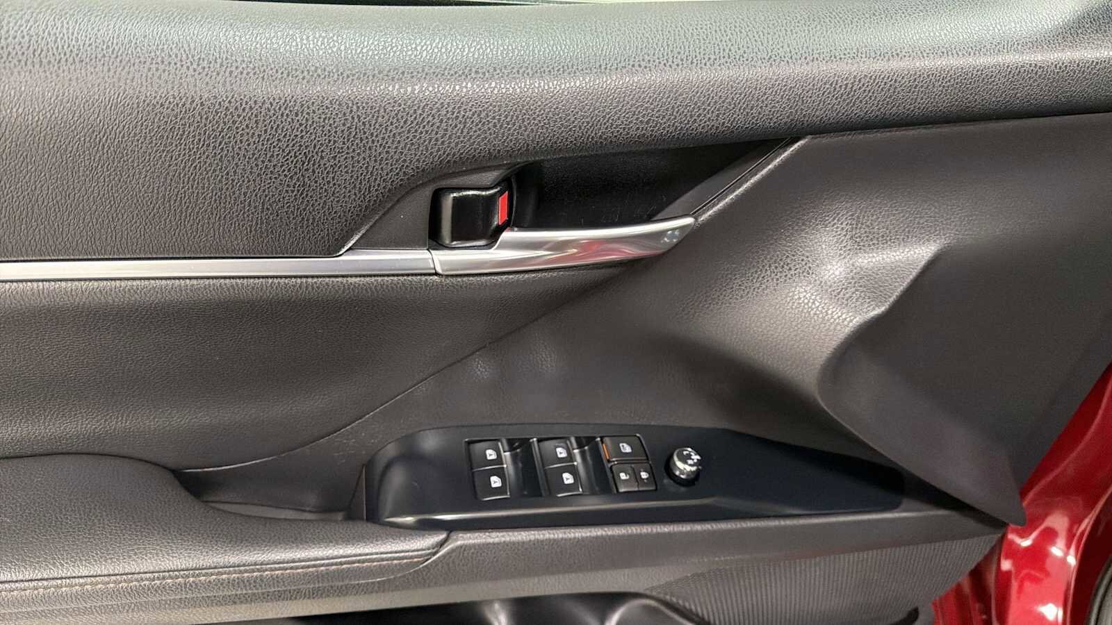 Thumbnail: 2020 Toyota Camry - 15