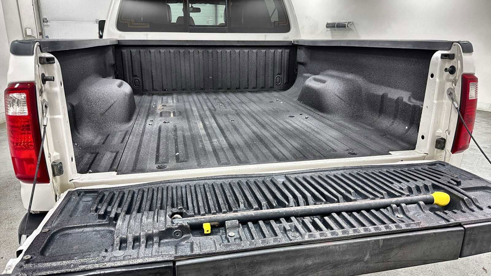 Thumbnail: 2016 Ford F-250 - 28