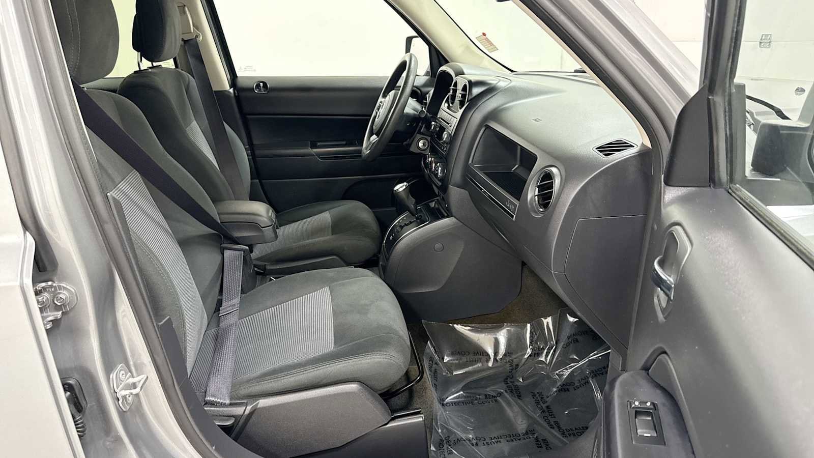 Thumbnail: 2016 Jeep Patriot - 27