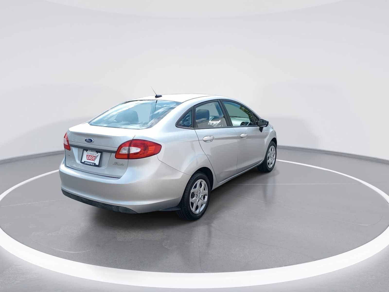 Thumbnail: 2011 Ford Fiesta - 8