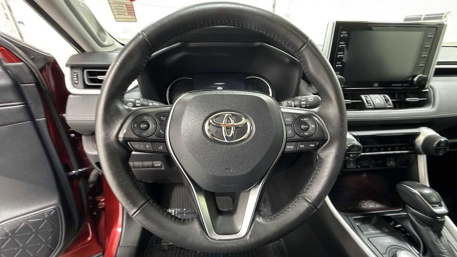 Thumbnail: 2021 Toyota RAV4 - 16