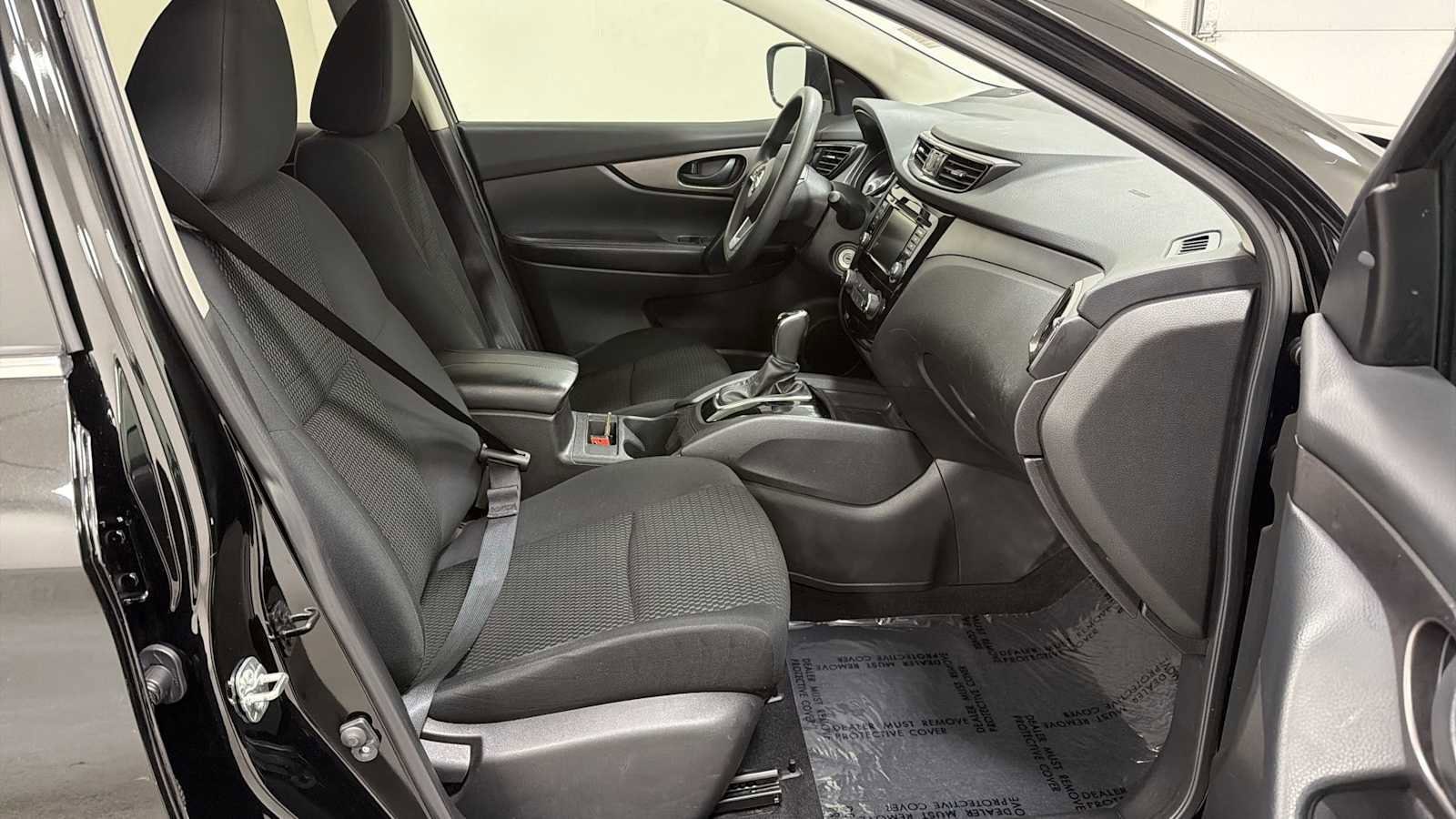 Thumbnail: 2022 Nissan Rogue Sport - 28