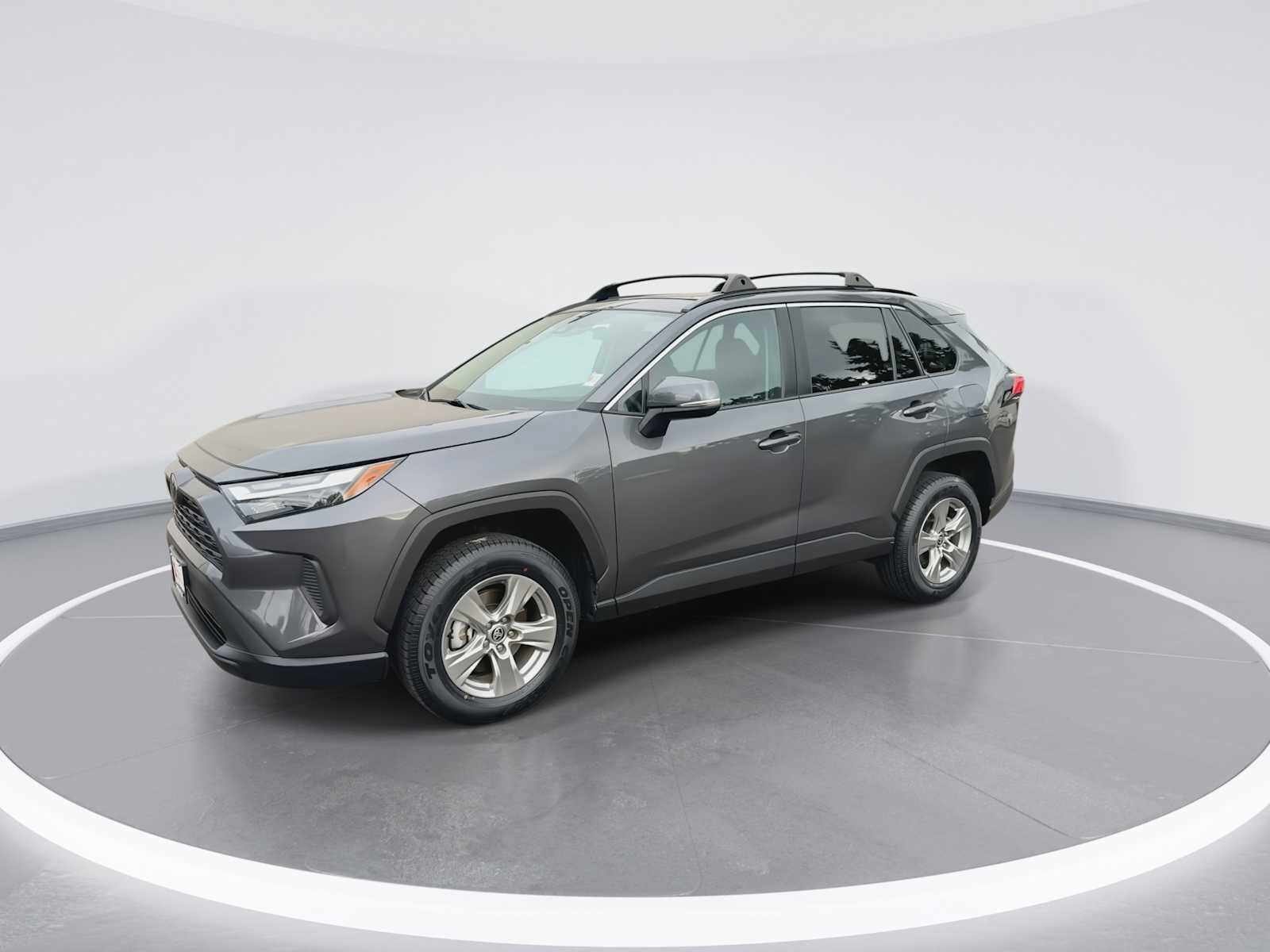 2022 Toyota RAV4 XLE photo 4