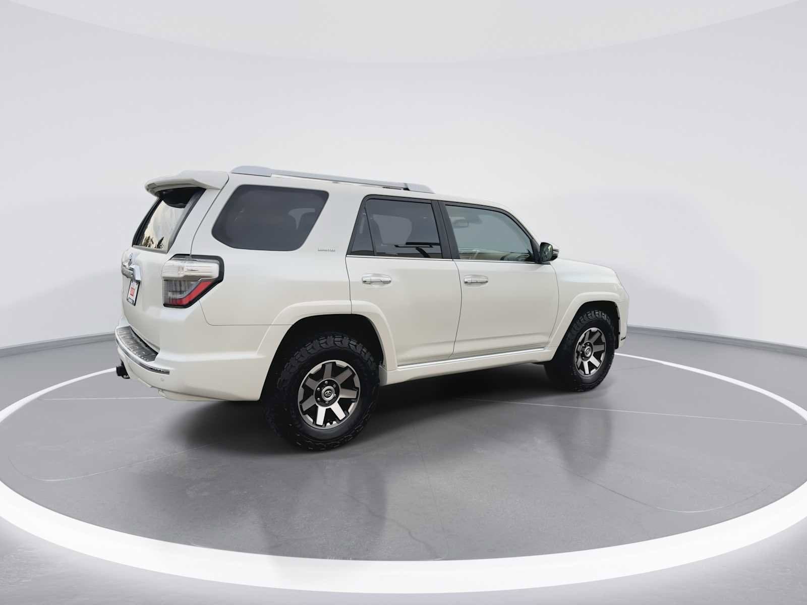 Thumbnail: 2022 Toyota 4Runner - 8