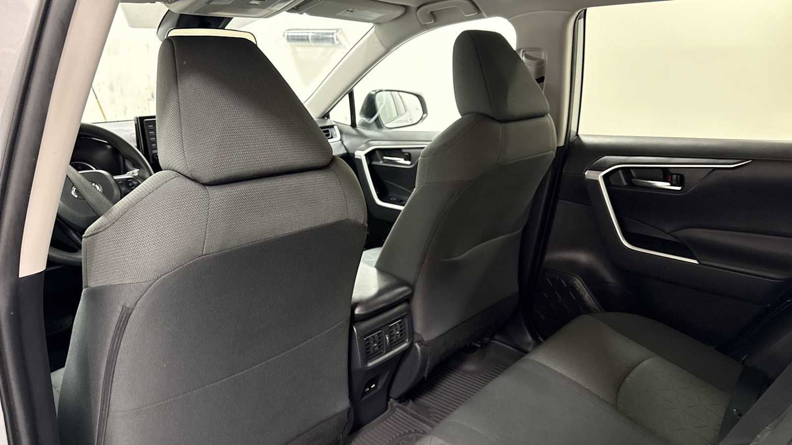 Thumbnail: 2021 Toyota RAV4 - 24