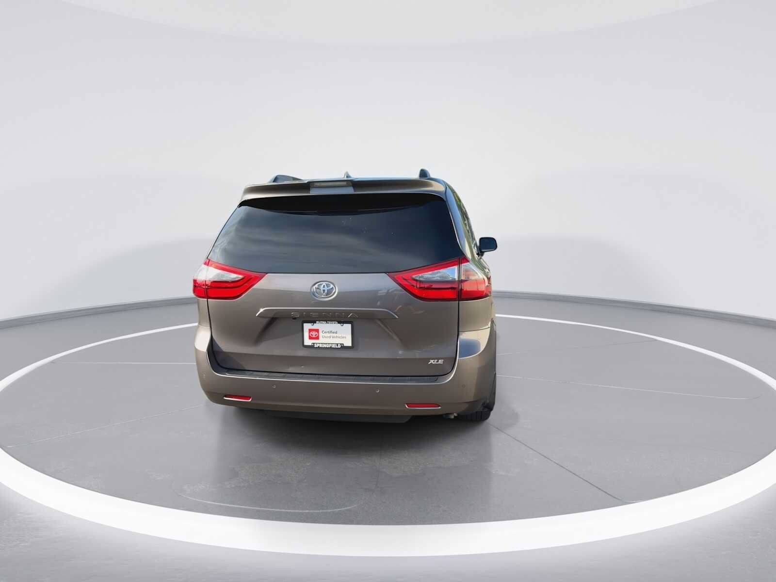 Thumbnail: 2020 Toyota Sienna - 7