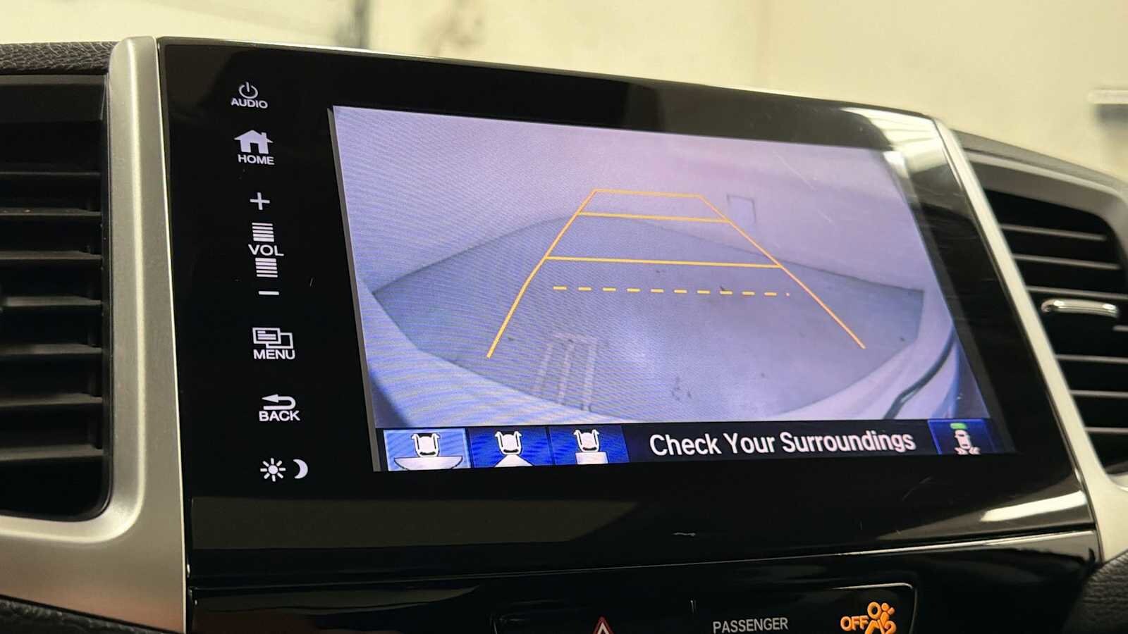 Thumbnail: 2017 Honda Pilot - 19