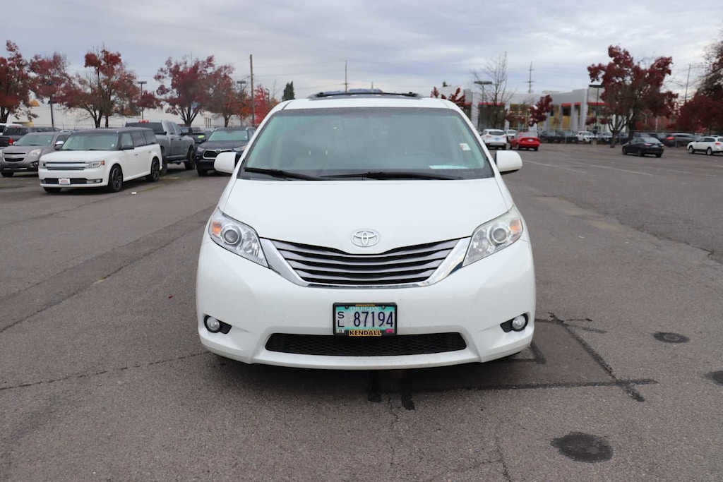 Certified 2017 Toyota Sienna XLE 7 Passenger Van