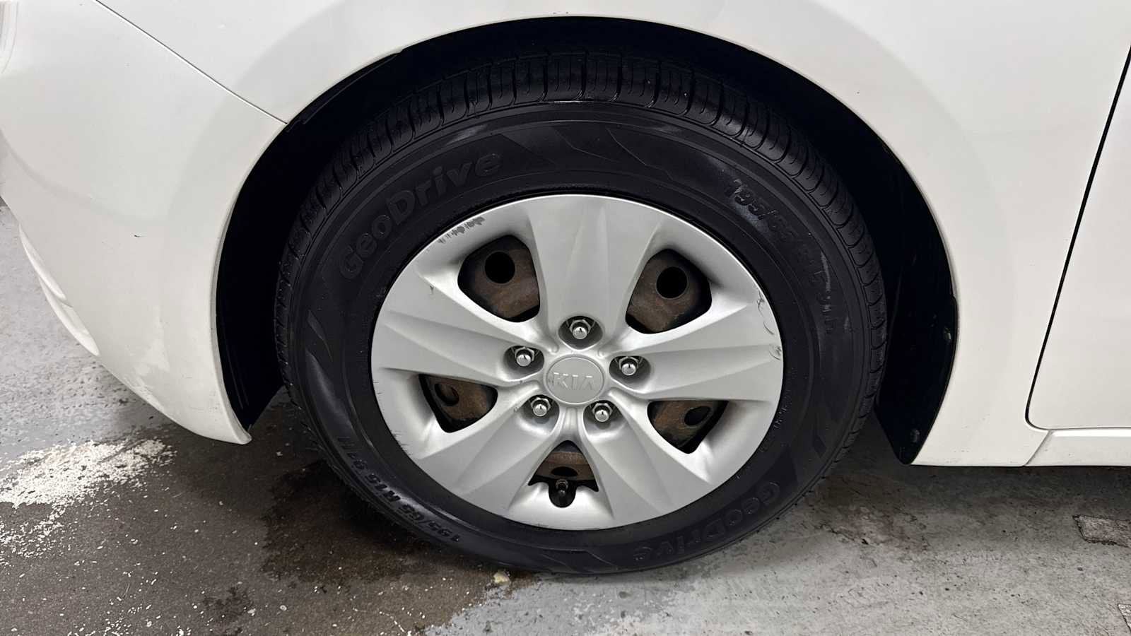 Thumbnail: 2016 Kia Forte - 10