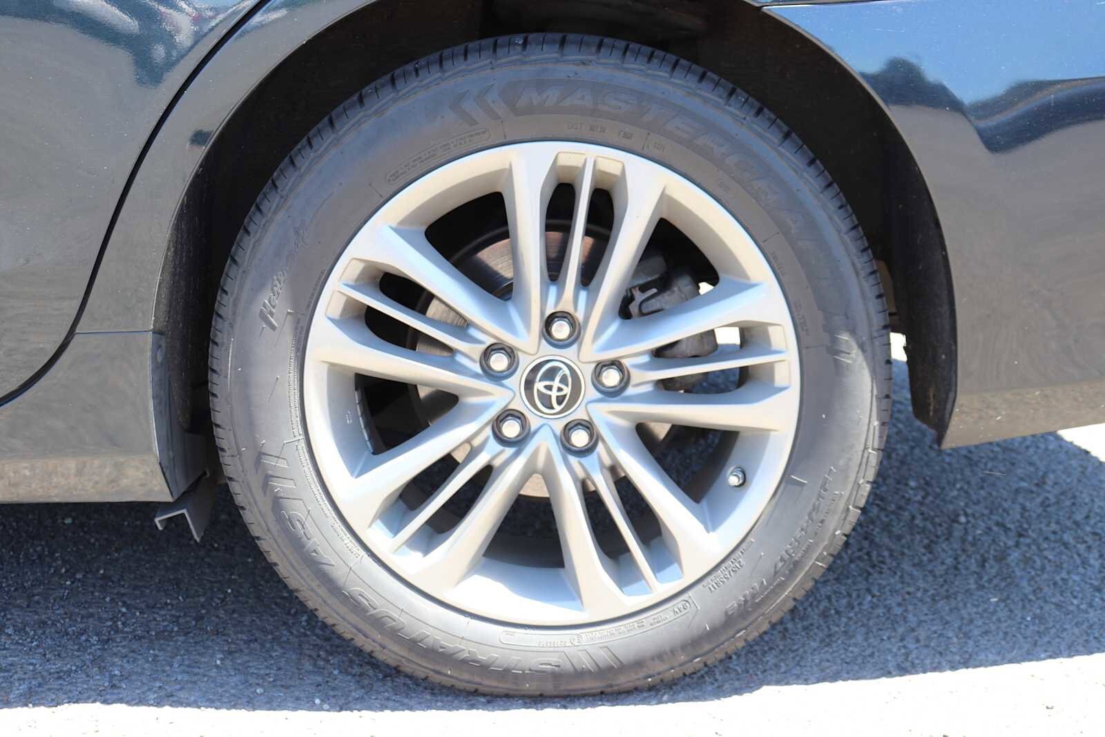 Thumbnail: 2016 Toyota Camry - 9