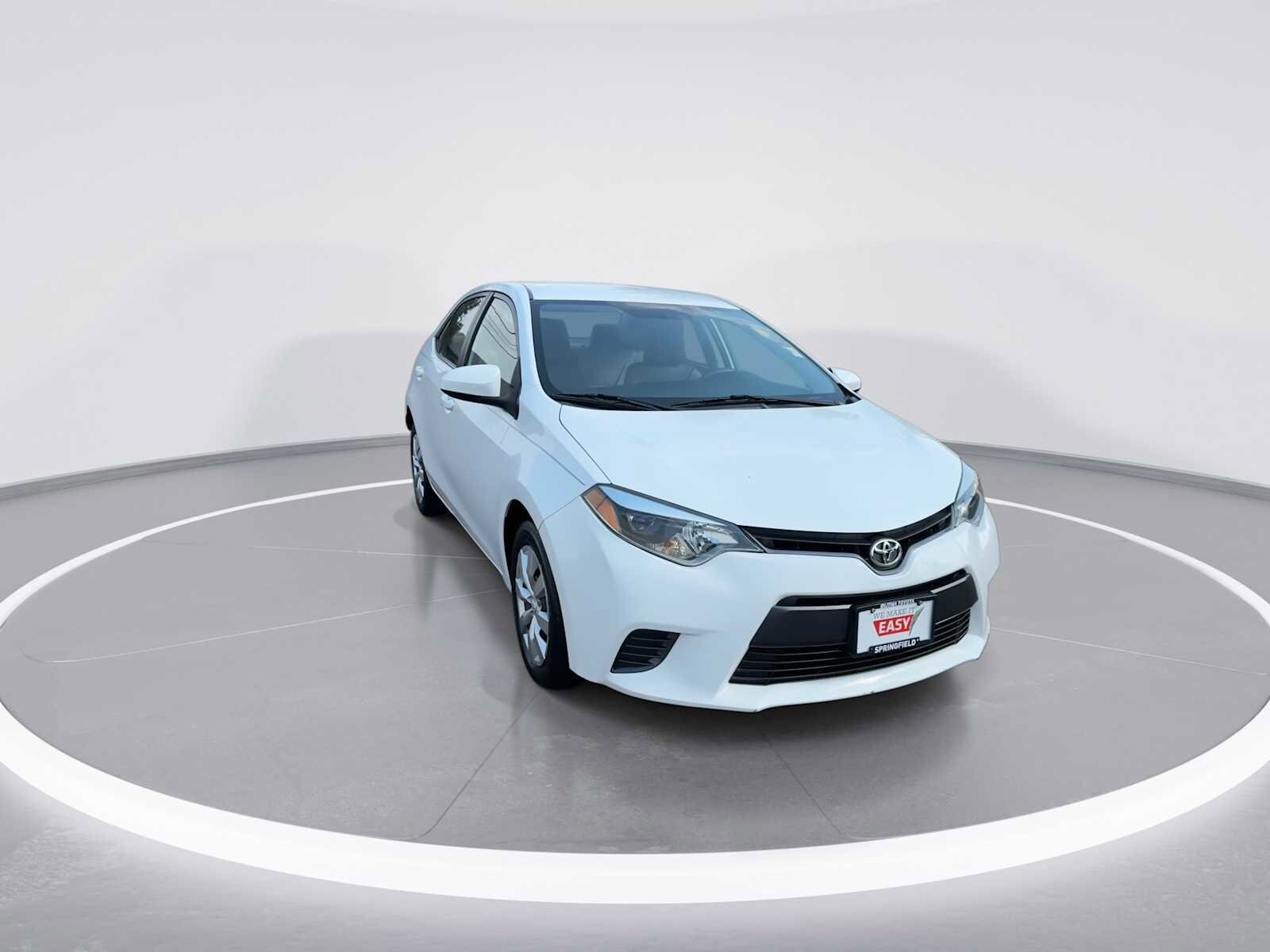 2016 Toyota Corolla LE photo 2