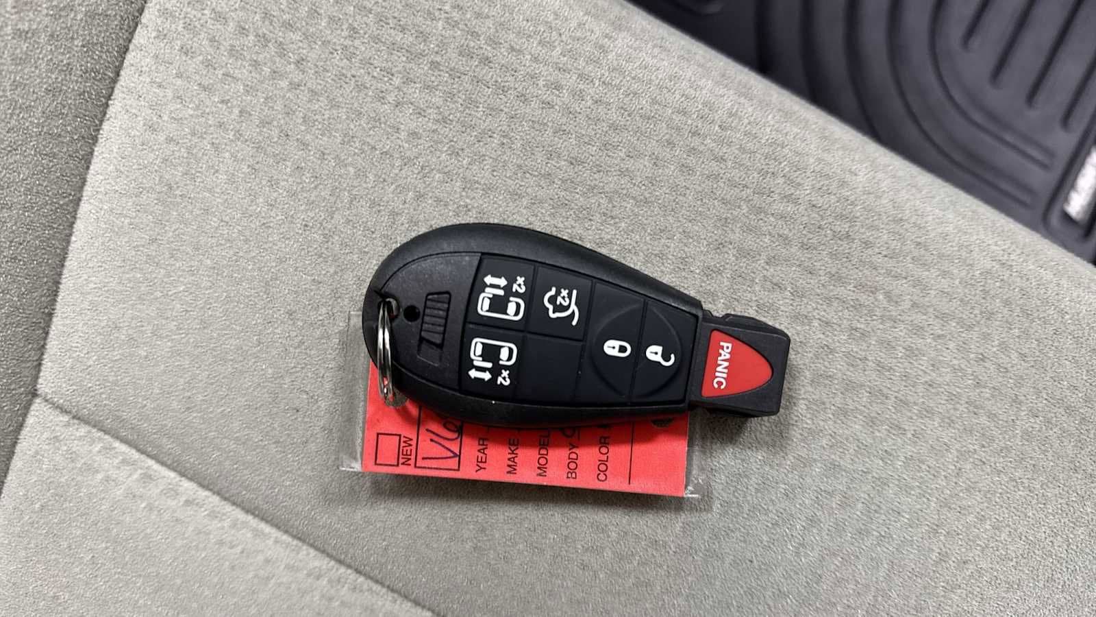 Thumbnail: 2011 Dodge Grand Caravan - 30