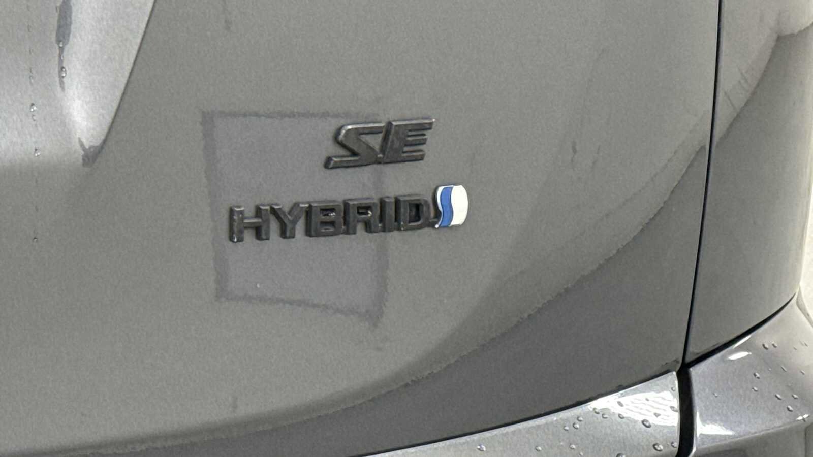 Thumbnail: 2017 Toyota RAV4 - 28