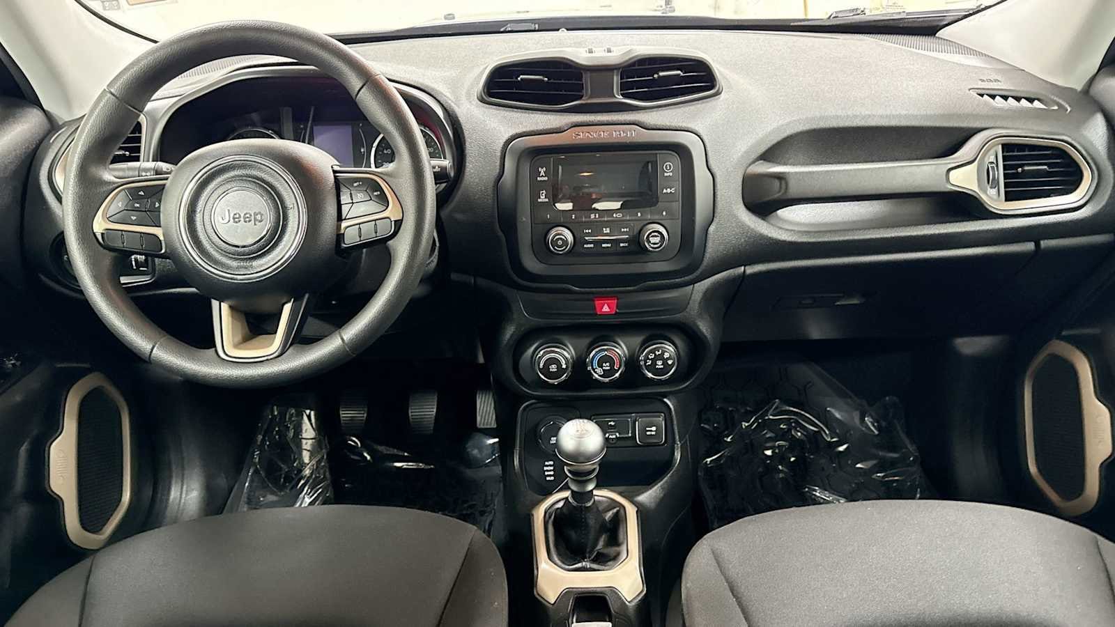 Thumbnail: 2016 Jeep Renegade - 24