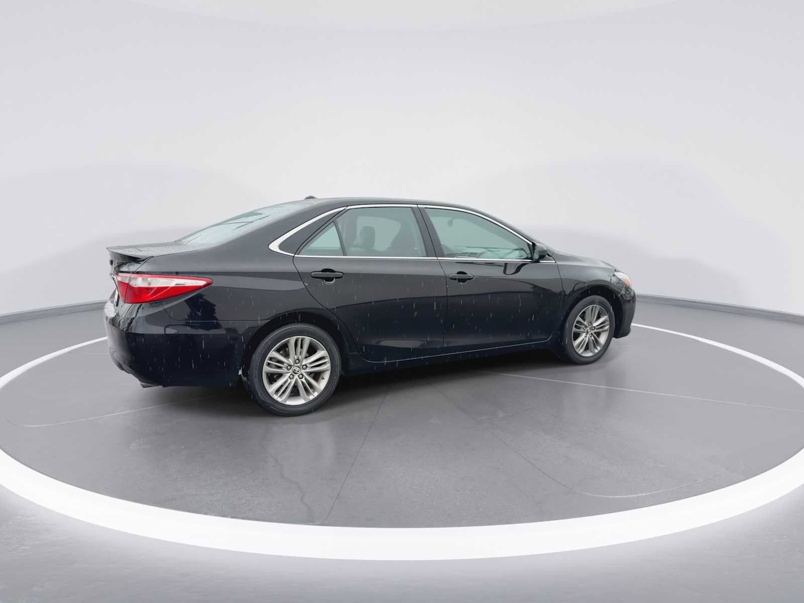 Thumbnail: 2017 Toyota Camry - 8