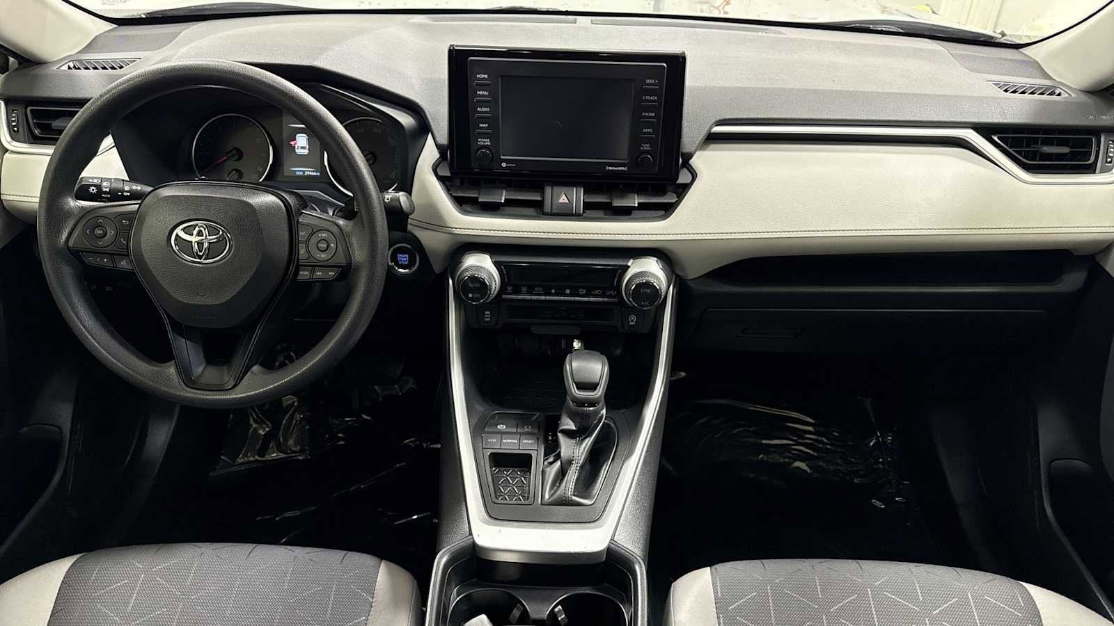 Thumbnail: 2021 Toyota RAV4 - 25