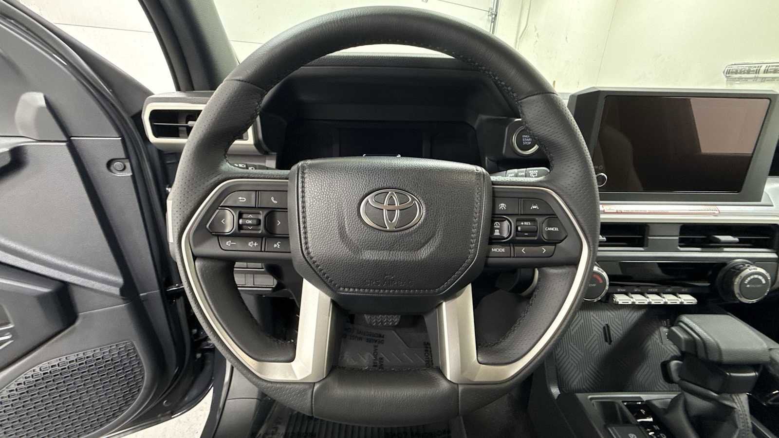 Thumbnail: 2025 Toyota 4Runner - 16