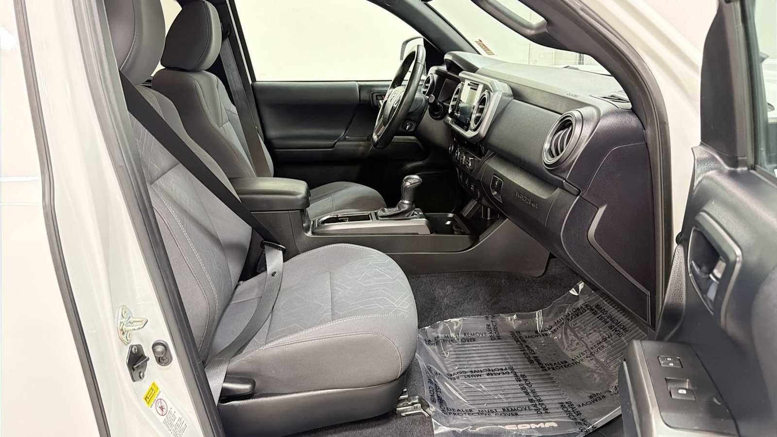 Thumbnail: 2016 Toyota Tacoma - 29