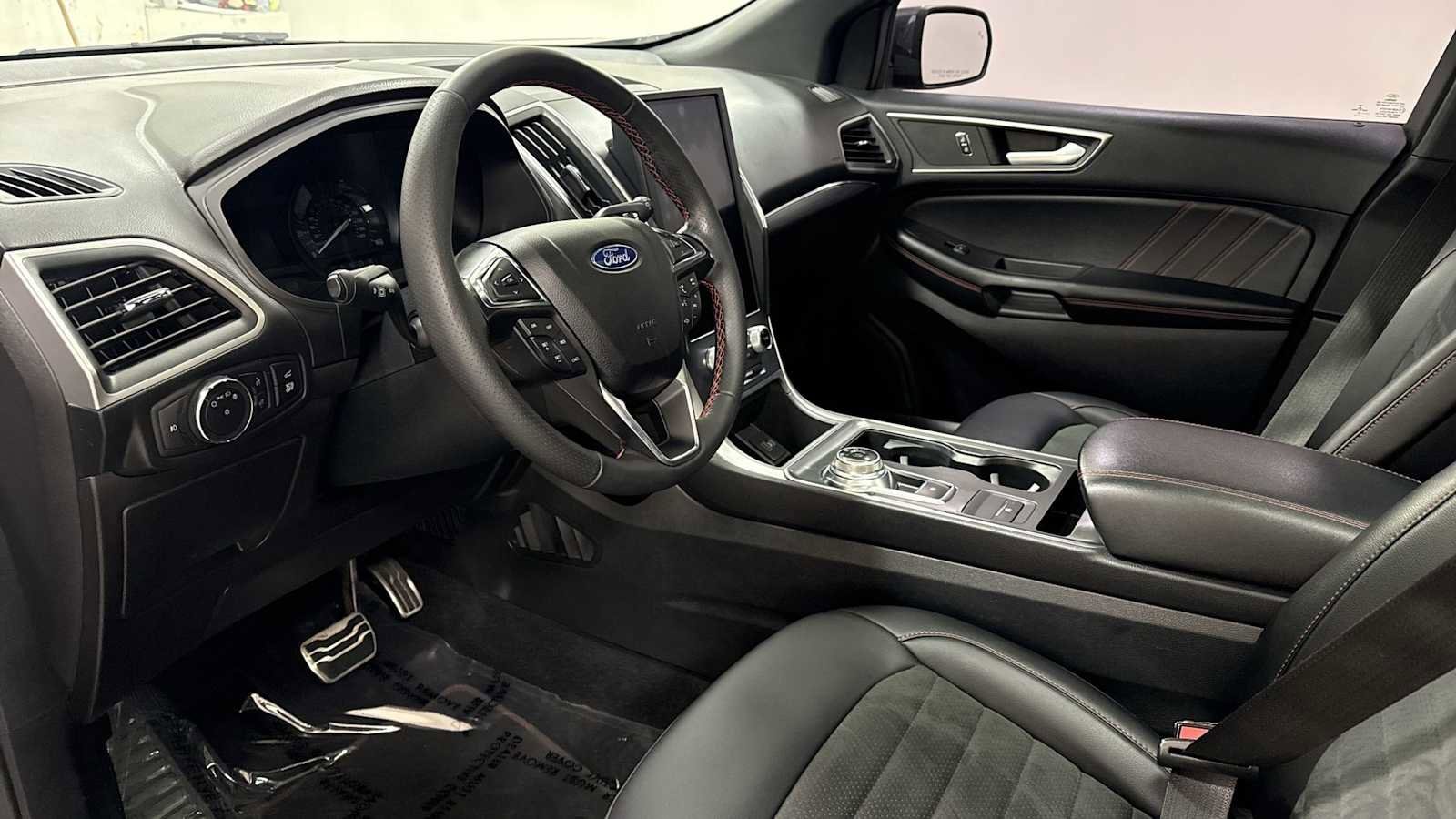 Thumbnail: 2022 Ford Edge - 12