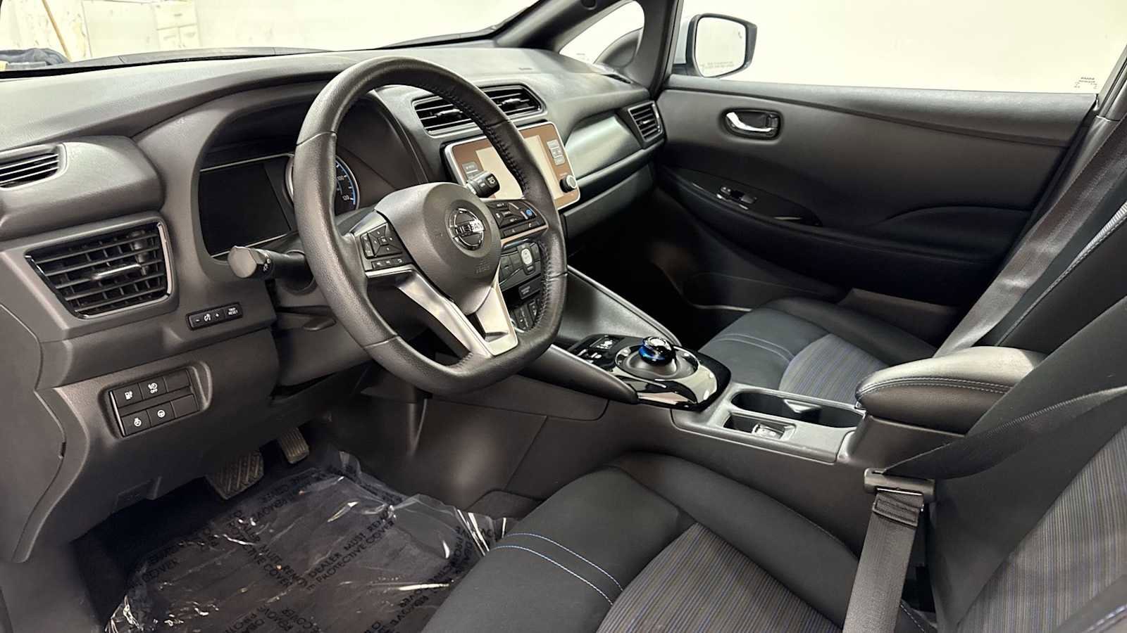 Thumbnail: 2021 Nissan Leaf - 12