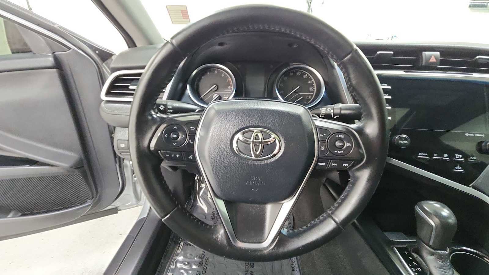 Thumbnail: 2018 Toyota Camry - 16