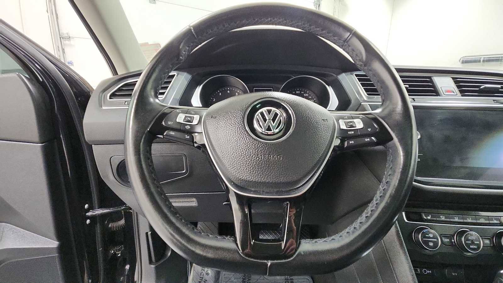 Thumbnail: 2019 Volkswagen Tiguan - 16