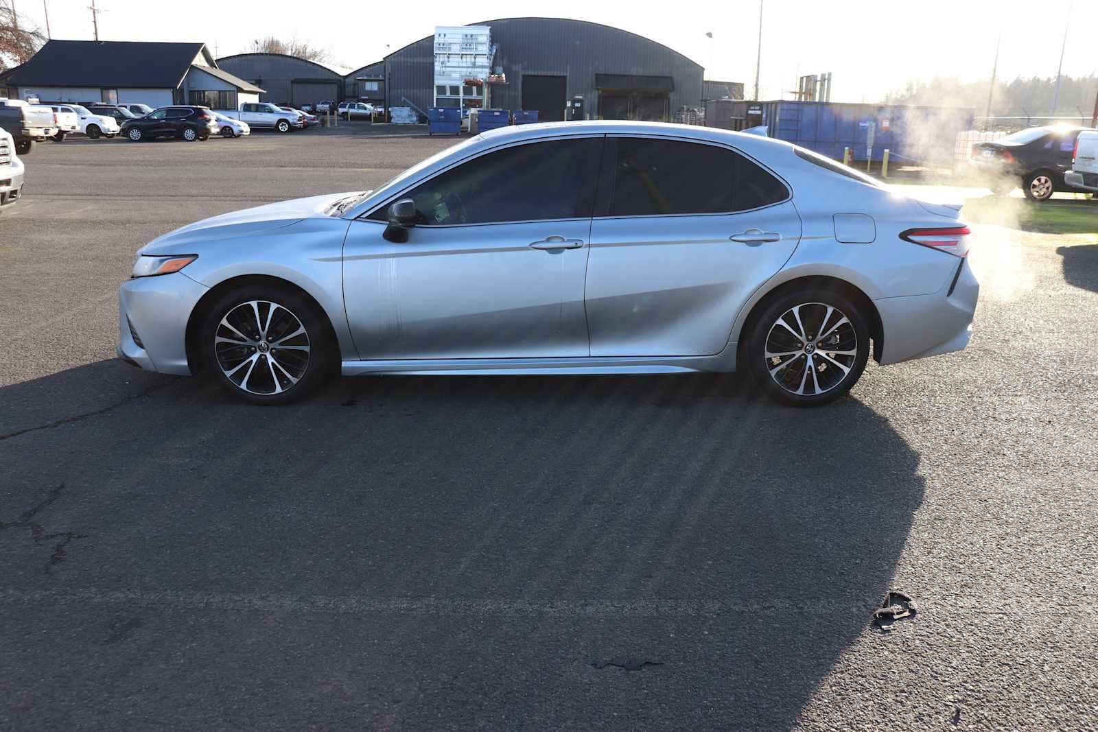 Thumbnail: 2018 Toyota Camry - 8