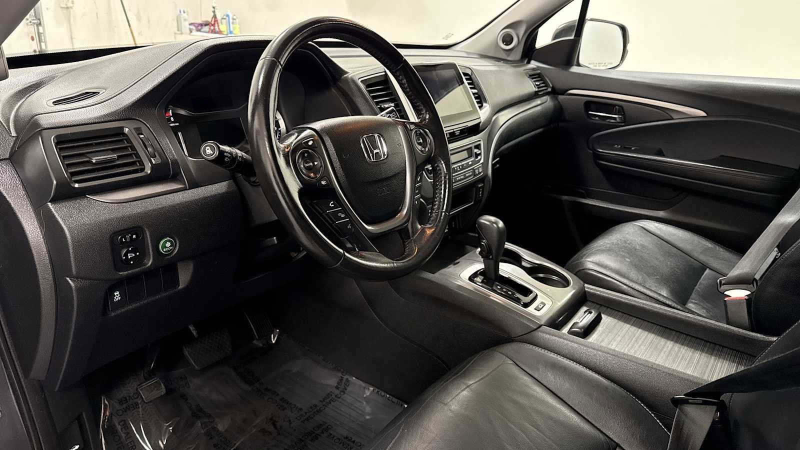 Thumbnail: 2018 Honda Pilot - 12