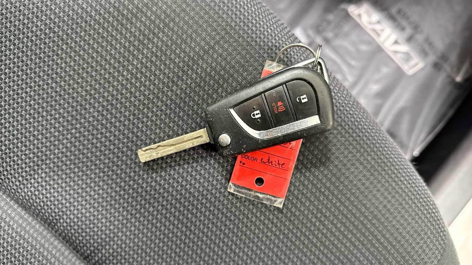 Thumbnail: 2019 Toyota RAV4 - 30