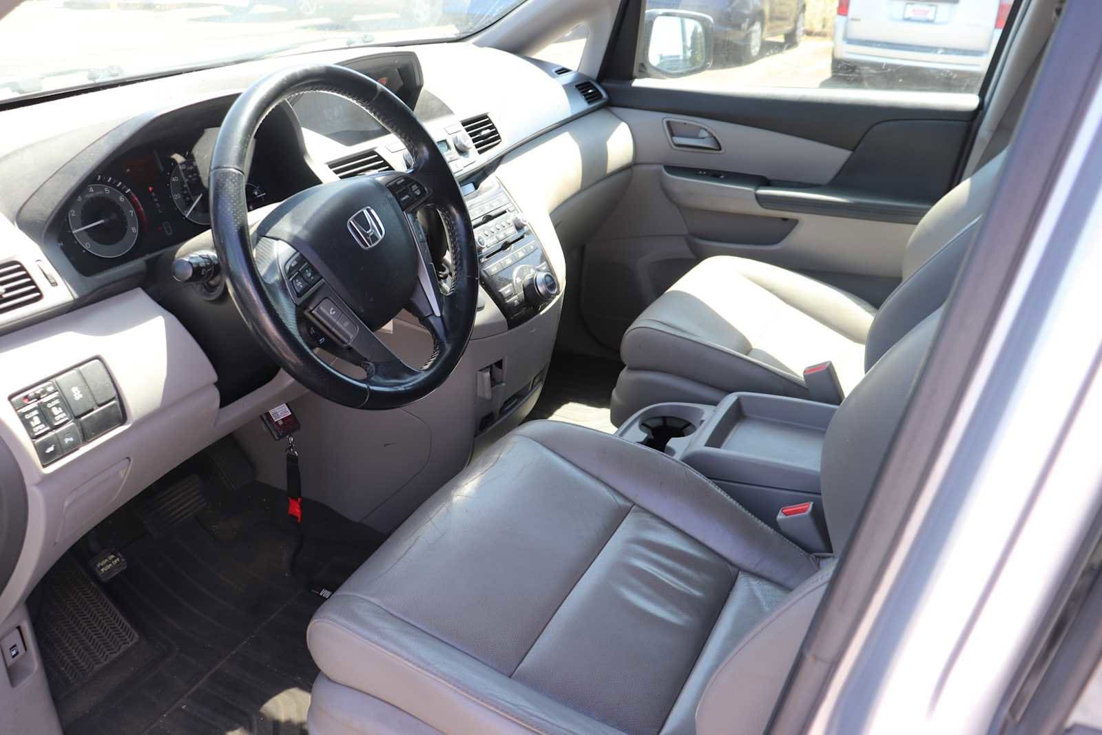 Thumbnail: 2013 Honda Odyssey - 10