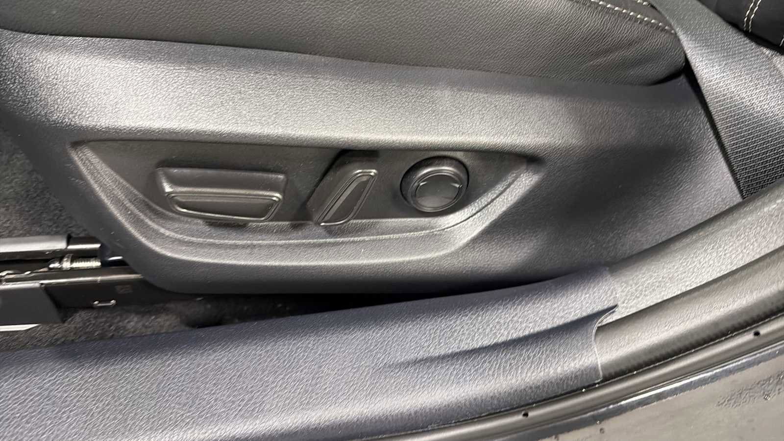 Thumbnail: 2025 Toyota Camry - 14