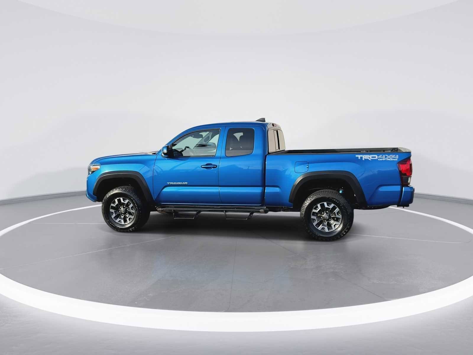 Thumbnail: 2018 Toyota Tacoma - 5