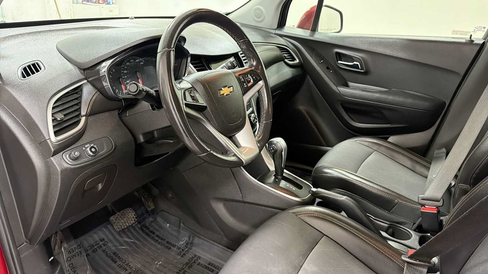 Thumbnail: 2018 Chevrolet Trax - 11