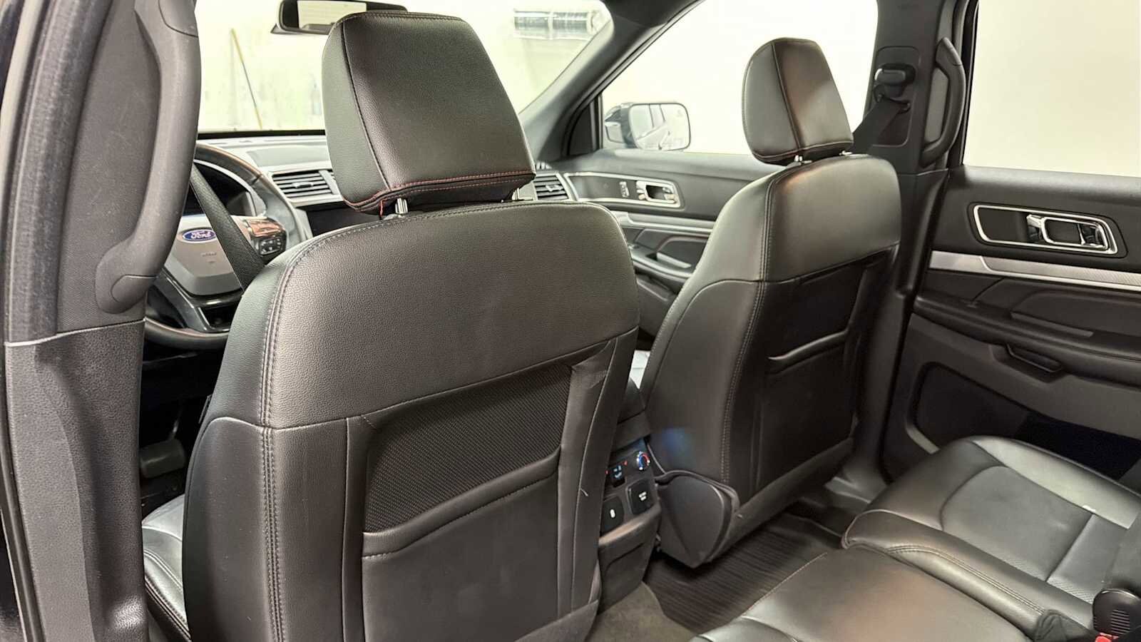 Thumbnail: 2018 Ford Explorer - 27