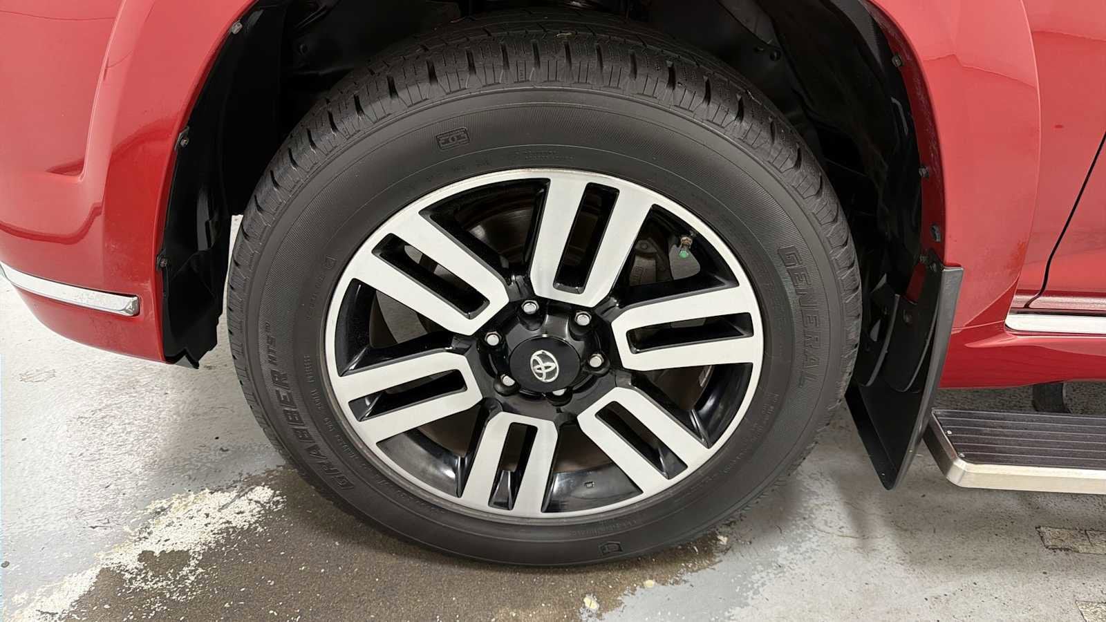 Thumbnail: 2017 Toyota 4Runner - 10