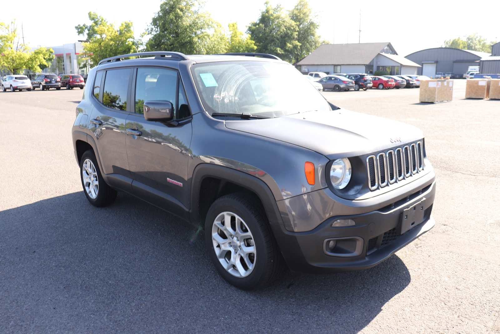 Thumbnail: 2017 Jeep Renegade - 3