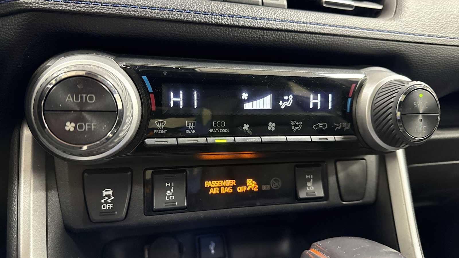 Thumbnail: 2021 Toyota RAV4 - 20