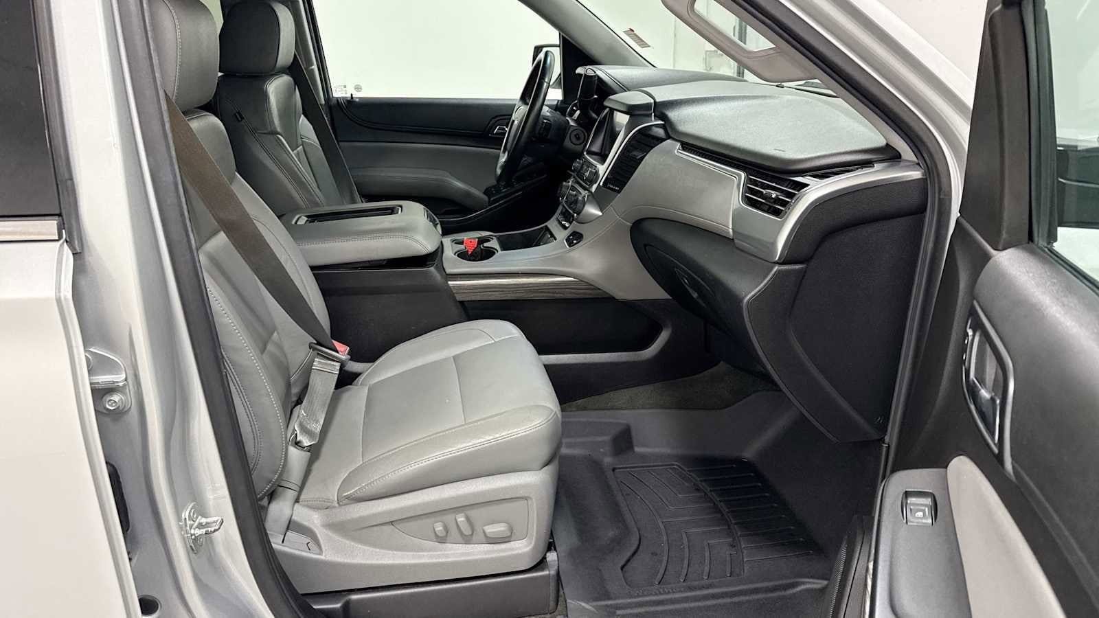Thumbnail: 2015 Chevrolet Suburban - 30