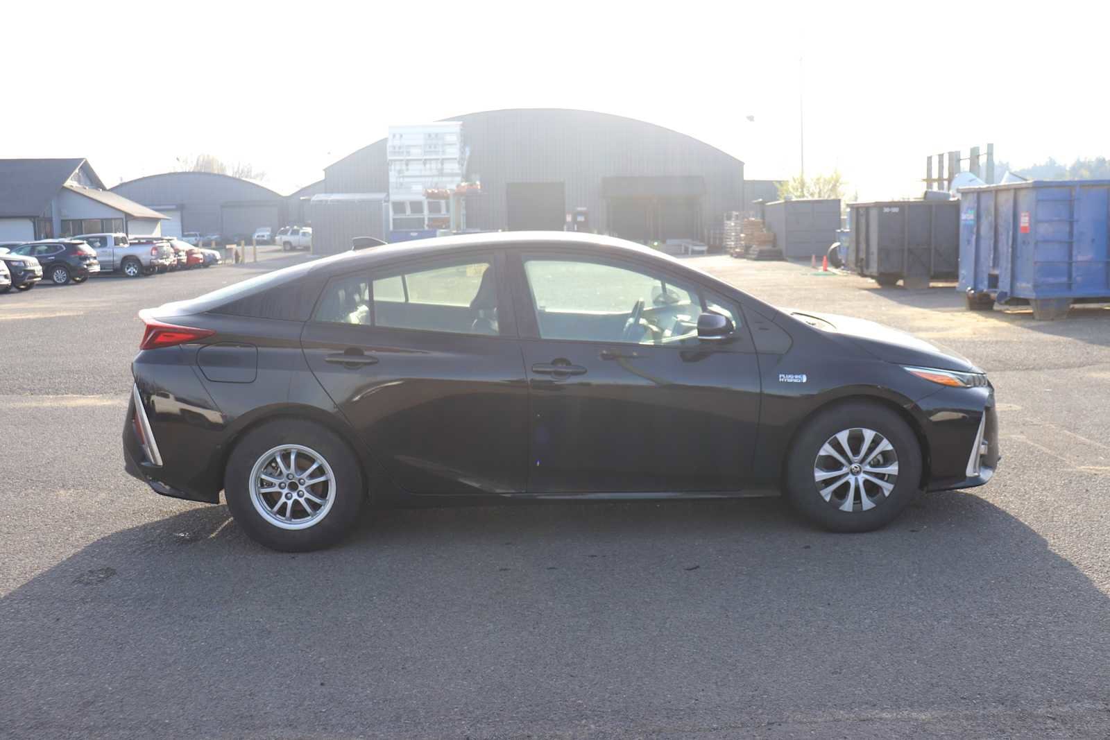 Thumbnail: 2022 Toyota Prius Prime - 4