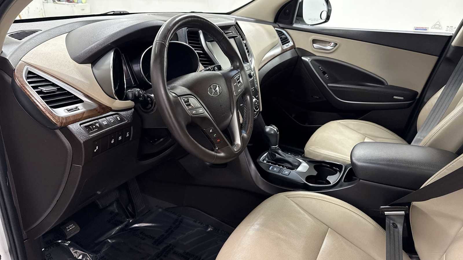 Thumbnail: 2017 Hyundai Santa Fe - 12