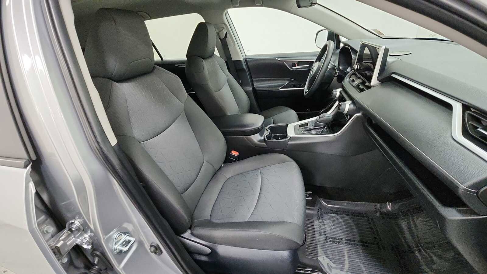 Thumbnail: 2025 Toyota RAV4 - 29