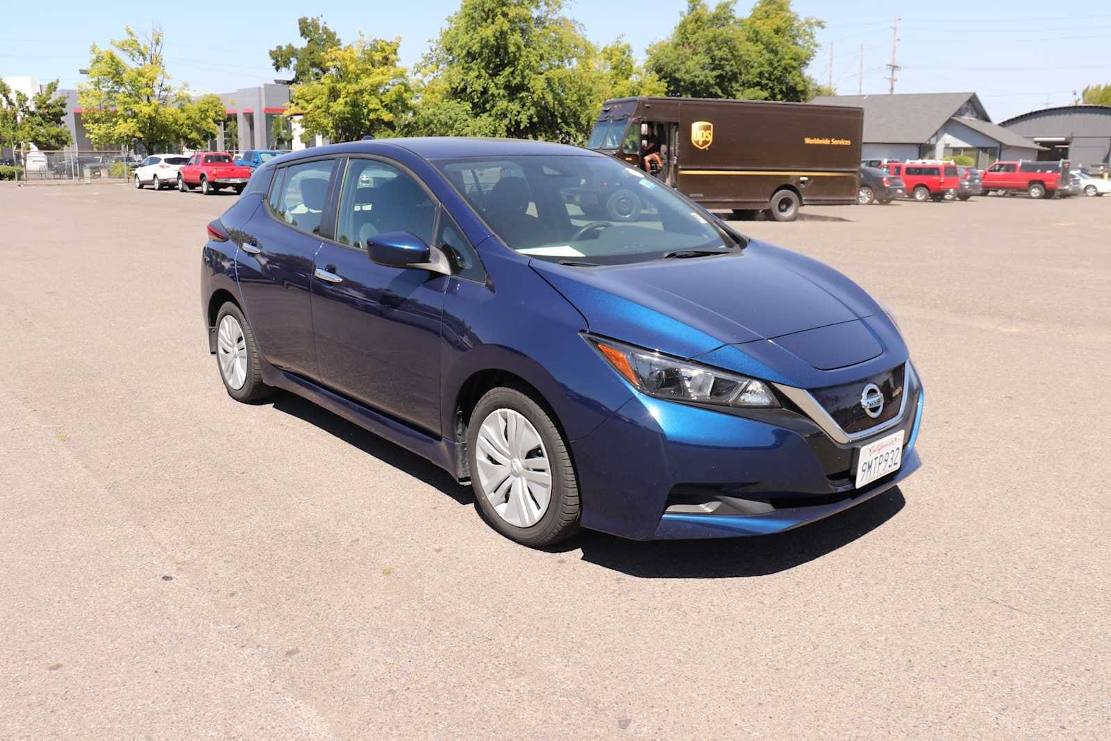 Thumbnail: 2022 Nissan Leaf - 3